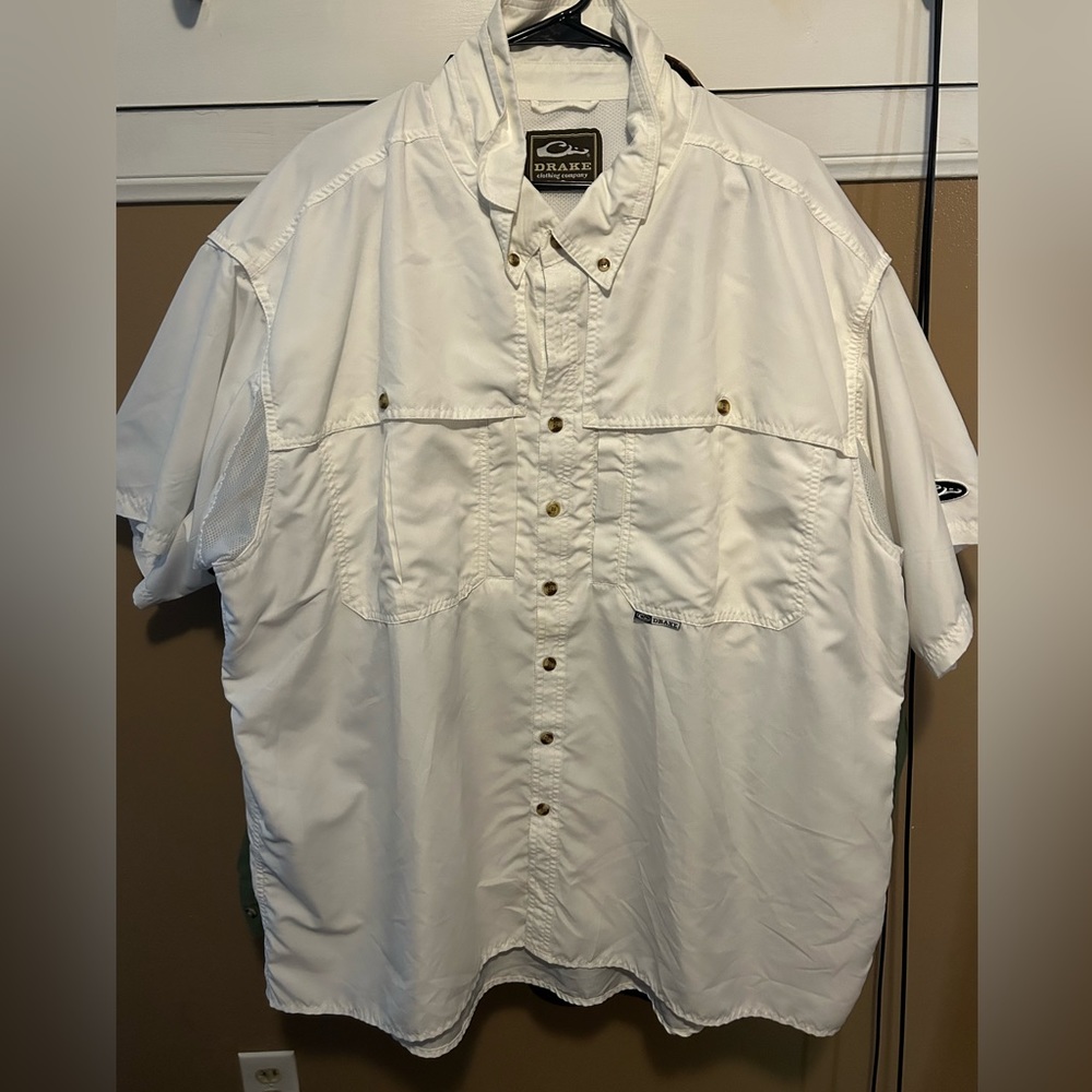 Drake casual wear button down. Like new without tags.